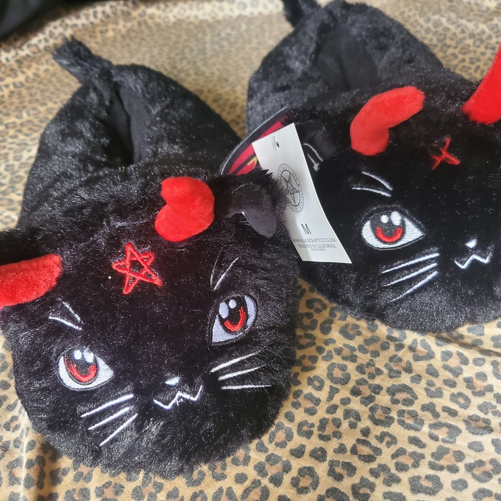 BLACKCRAFT LUCIPURR SLIPPERS